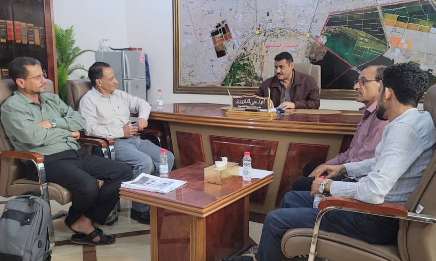 مأمور المنصورة يناقش أوضاع وأداء مستشفى مايو الجراحي