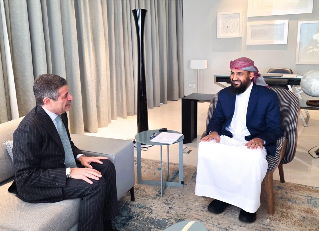 المحرّمي يبحث مع السفير الأمريكي مستجدات الأوضاع وجهود مكافحة الإرهاب وتعزيز الاستقرار