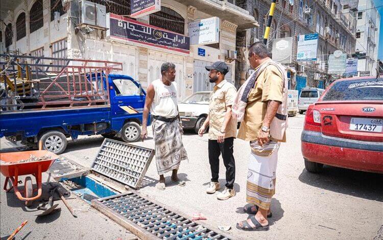 صيرة ترفع جاهزيتها لمواجهة الأمطار.. بن جرادي يتفقد أعمال تنظيف شبكة التصريف صيرة ترفع جاهزيتها لمواجهة الأمطار.. بن جرادي يتفقد أعمال تنظيف شبكة التصريف