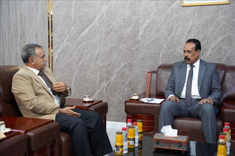 وزير الأشغال العامة يناقش مع رئيس جامعة عدن تعزيز الشراكة وتطوير البنية التحتية وزير الأشغال العامة يناقش مع رئيس جامعة عدن تعزيز الشراكة وتطوير البنية التحتية
