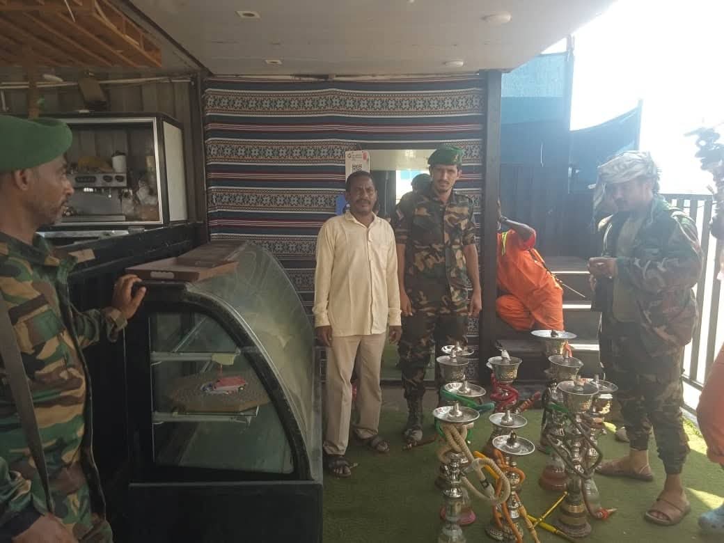 بتوجيهات المحافظ عبدالرحمن شيخ.. حملة ميدانية لإزالة العشوائيات وضبط المخالفات بكورنيشات خورمكسر