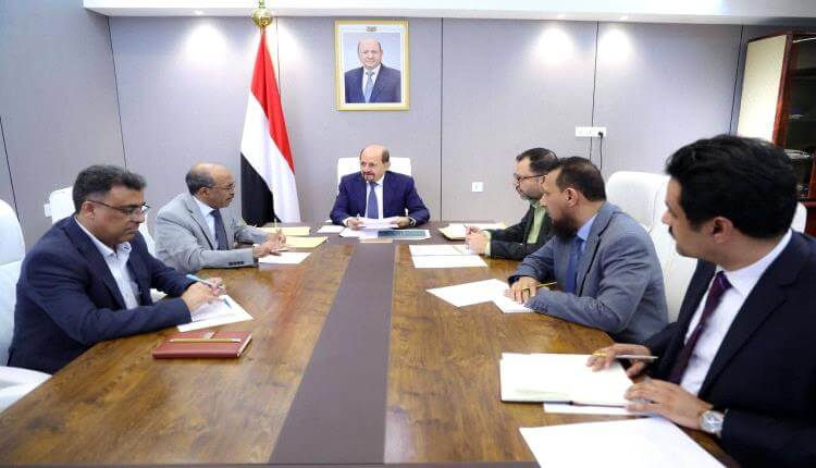 لجنة إدارة الأزمات تقف أمام تحديات قطاع الطاقة والخدمات في البلاد والزنداني يدعو لحلول غير تقليدية