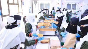 وزير التربية يزور دارسعد ويطّلع على أوضاع ثانوية عدن النموذجية ومشروع الوجبات المدرسية